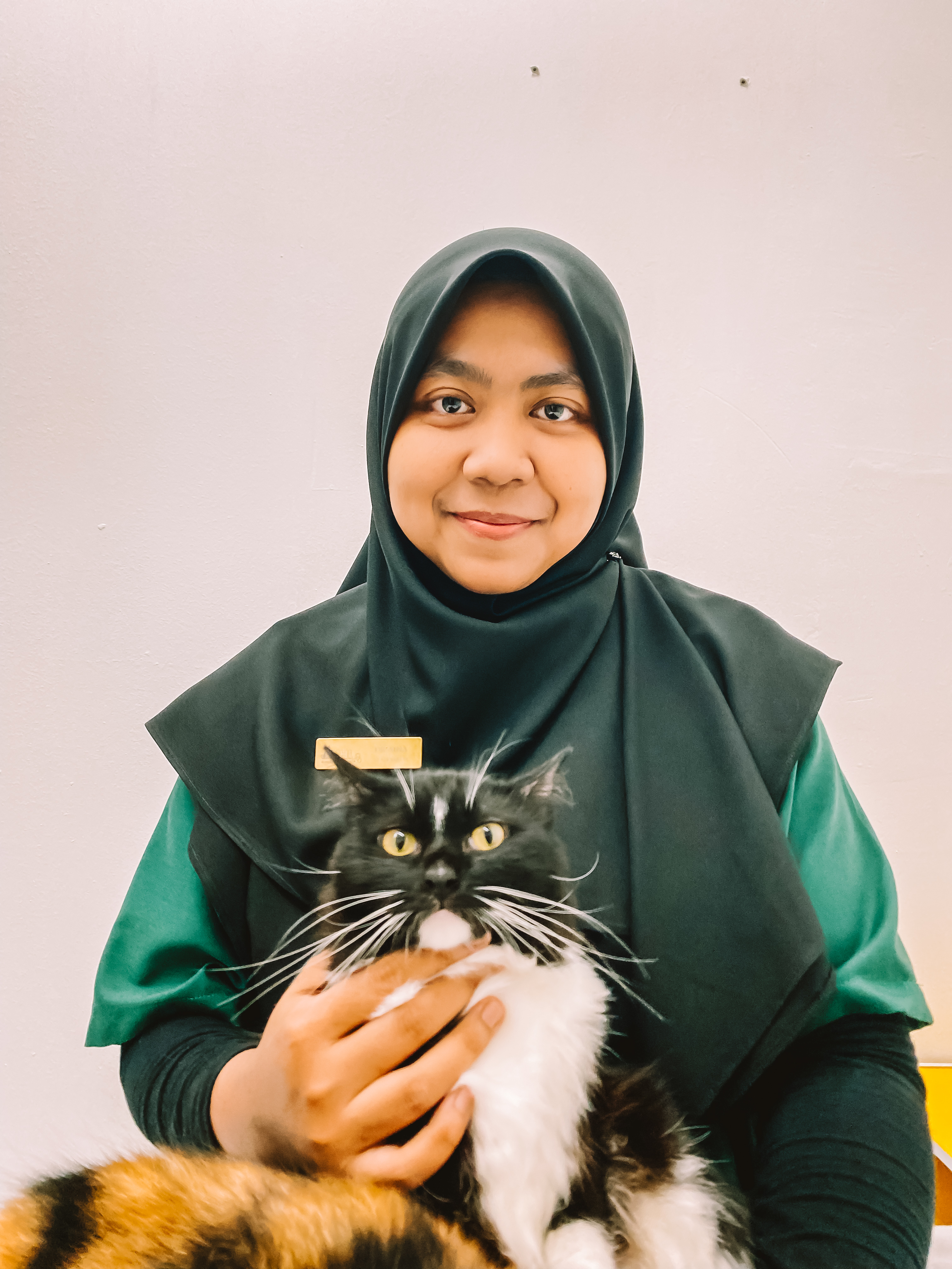Dr. Aina
